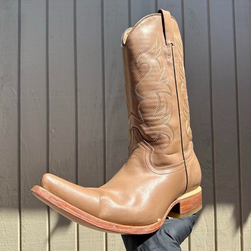 #49 Goat Design Western Boot in Brown Color
